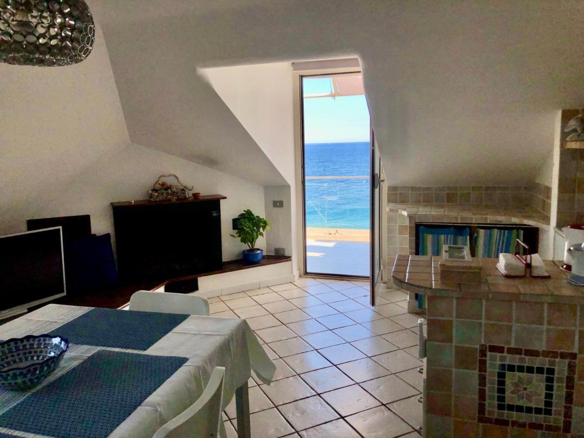 Apartamento Mansarda Sul Mare Mascali Exterior foto